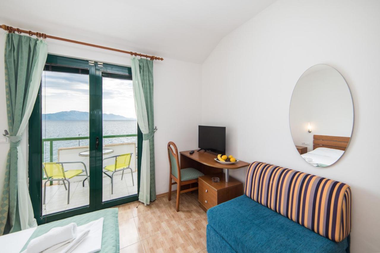 Hotel Riva Brist Esterno foto